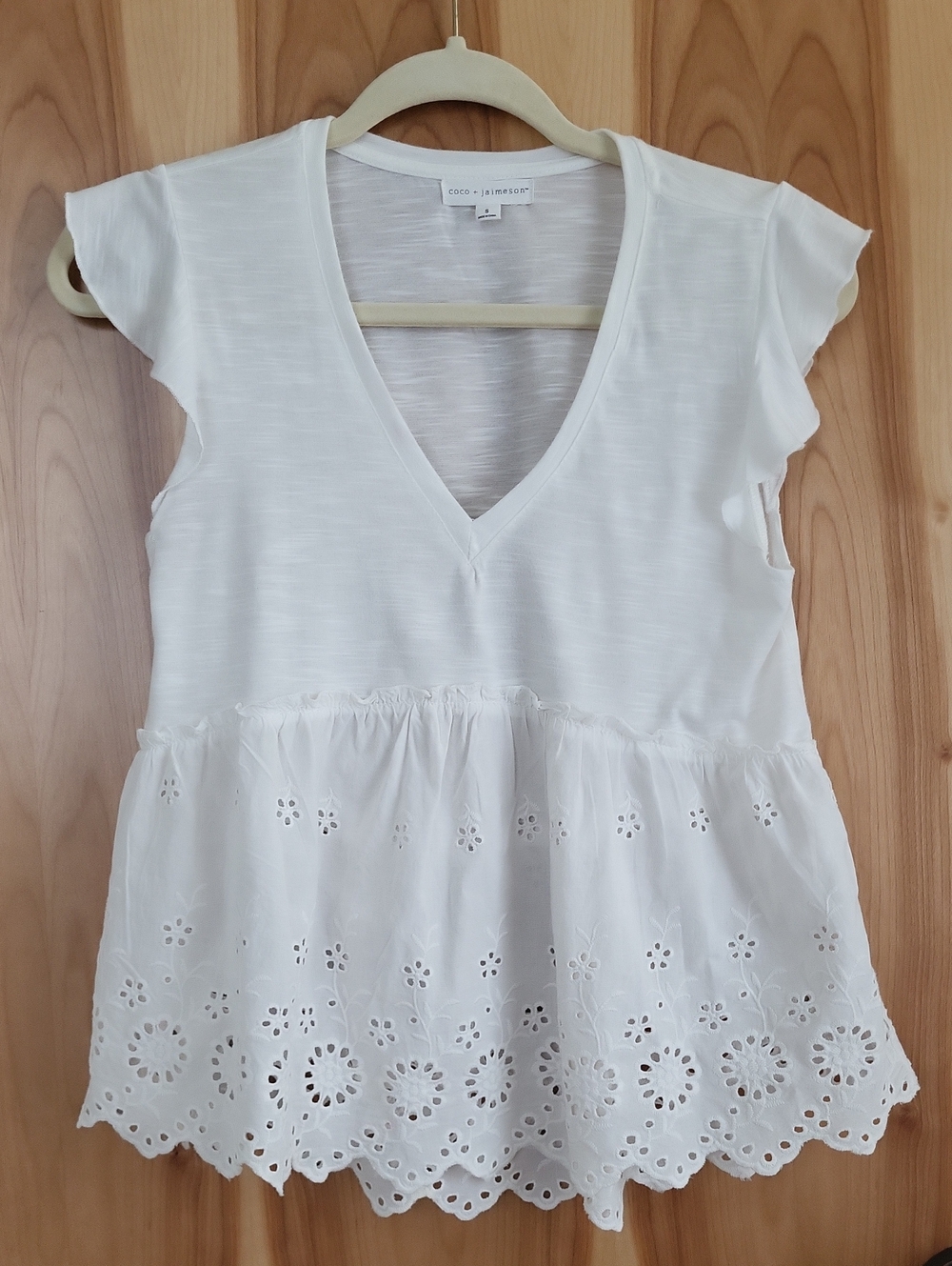 Coco + Carmen White V-Neck Eyelet Peplum Top